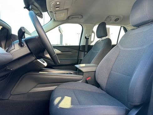 Used 2025 Ford Explorer Active image 10