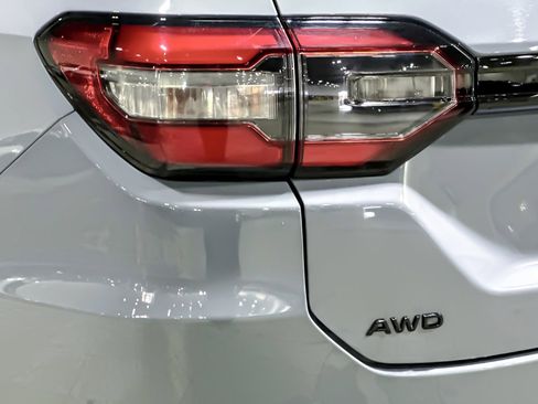 Certified 2025 Honda Pilot Sport image 12