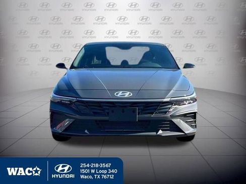 Used 2025 Hyundai Elantra Sport image 14