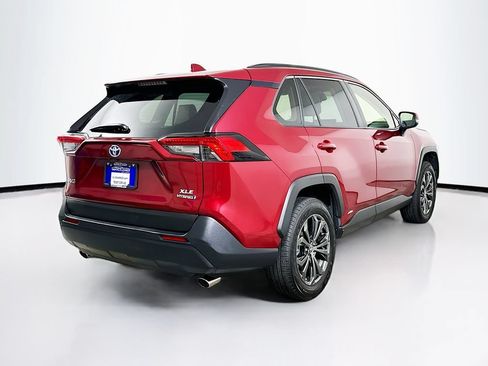 Used 2022 Toyota RAV4 XLE Premium AWD/4WD image 7