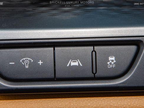 Used 2022 Kia Carnival LX image 24