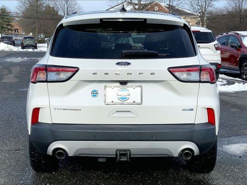 Used 2020 Ford Escape Titanium image 4