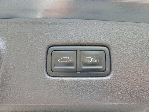 Used 2024 Kia Carnival EX FWD image 22