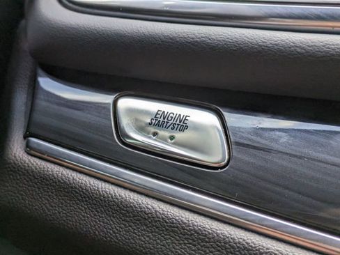 Used 2022 Buick Enclave Essence w/ Sport Touring Edition image 29