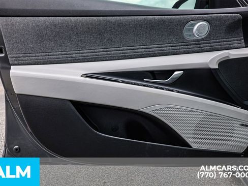 Used 2023 Hyundai Elantra Limited image 50