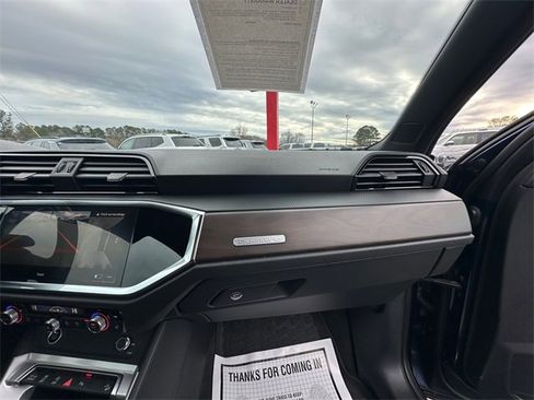 Used 2024 Audi Q3 2.0T Premium Plus image 16