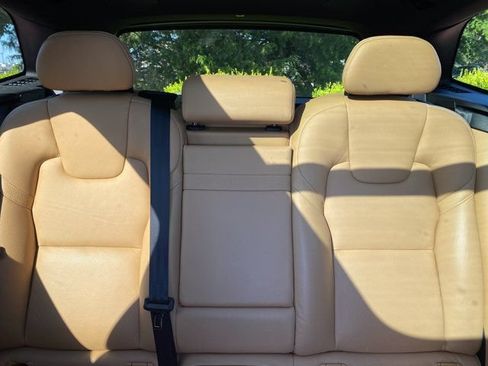 Used 2019 Volvo XC60 T5 Momentum w/ Multimedia Package AWD/4WD image 25