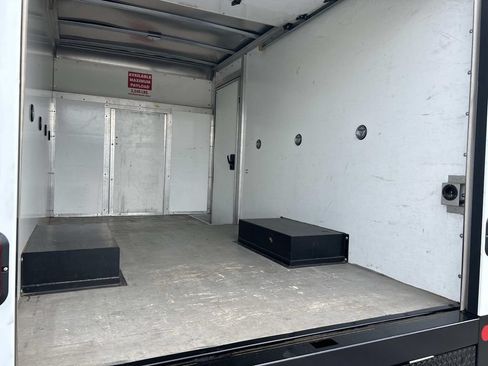 Used 2022 Ford Transit 350 DRW RWD image 22