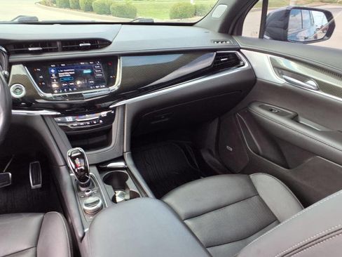 Used 2021 Cadillac XT6 Sport image 11