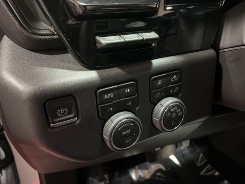 Used 2023 Chevrolet Silverado 1500 ZR2 w/ ZR2 Bison Edition image 22