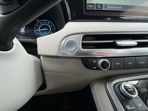 Used 2023 Hyundai Palisade Calligraphy image 17