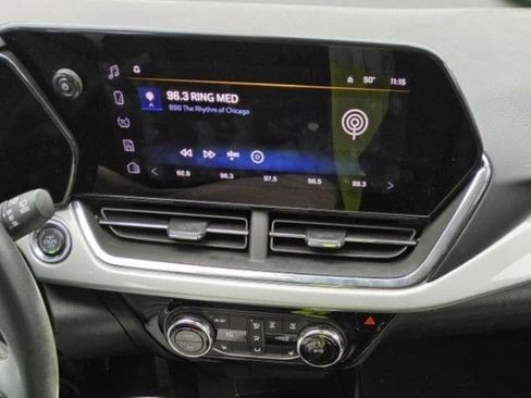 Used 2025 Chevrolet Trax LT w/ Driver Confidence Package image 6