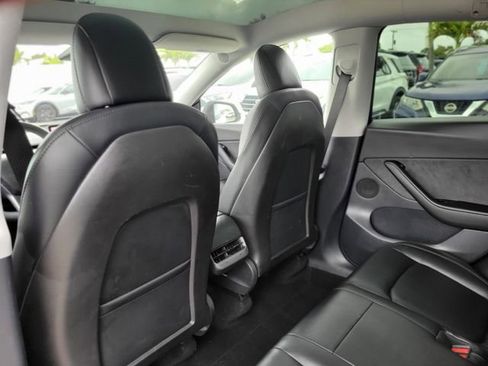 Used 2020 Tesla Model Y Long Range image 10