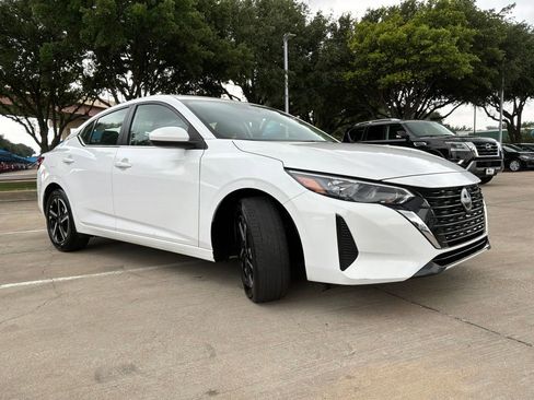Used 2025 Nissan Sentra SV FWD image 5