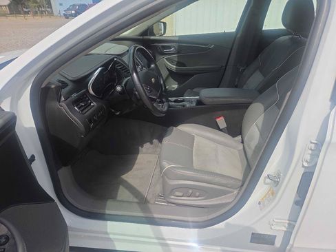 Used 2015 Chevrolet Impala LT w/ Convenience Package FWD image 10