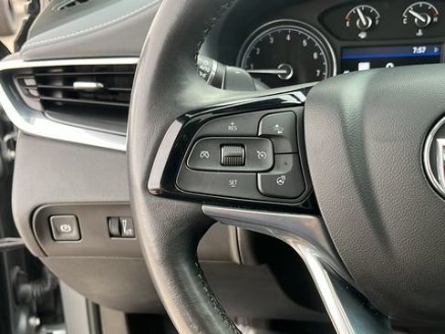 Used 2023 Buick Enclave Essence w/ Experience Buick Package FWD image 9