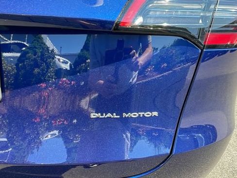 Used 2023 Tesla Model Y Long Range AWD/4WD image 27