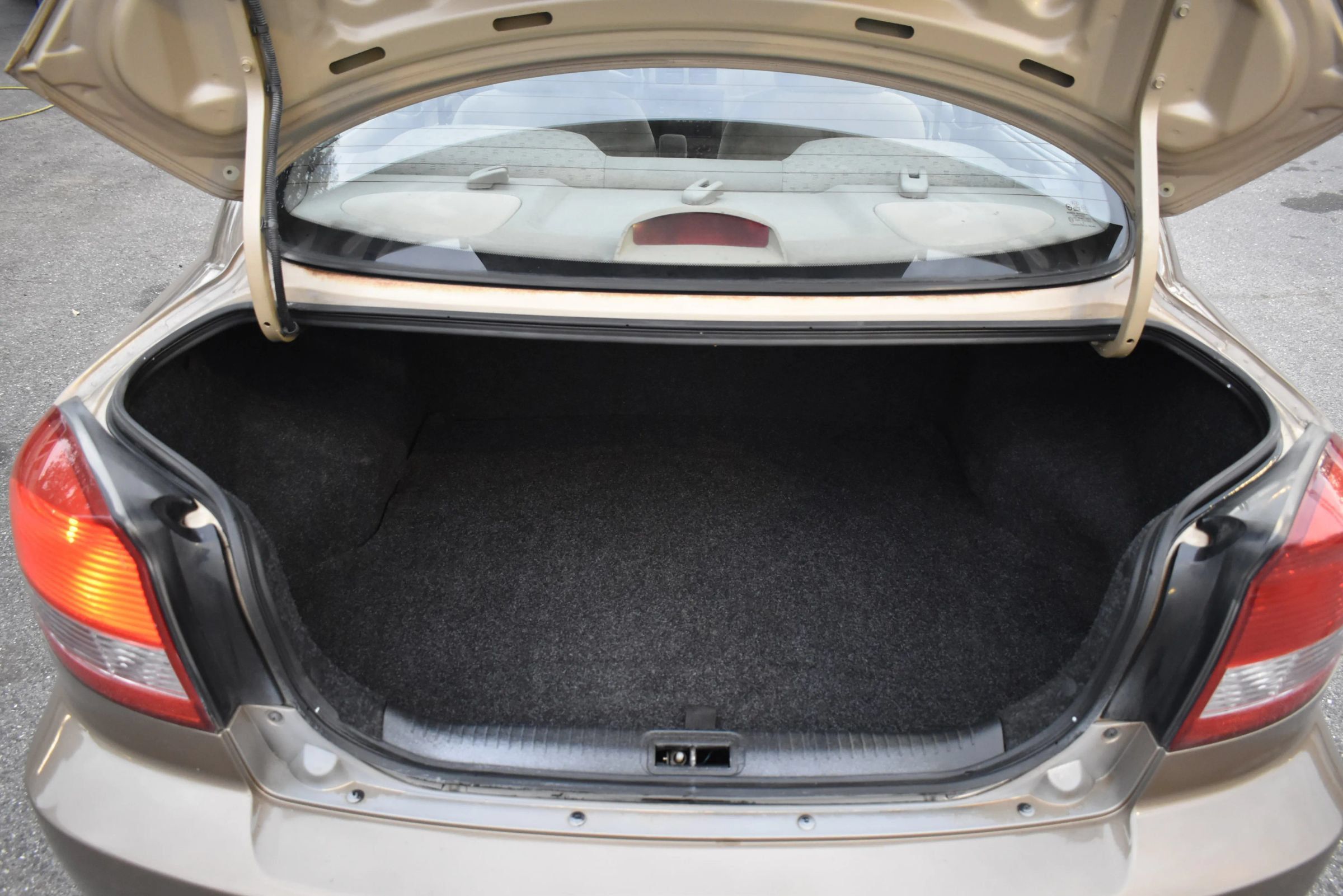 Used 2005 Kia Rio Sedan FWD image 21