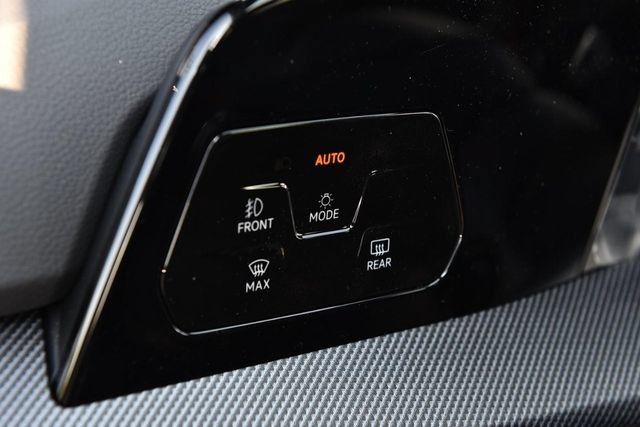 New 2026 Volkswagen GTI SE FWD image 10