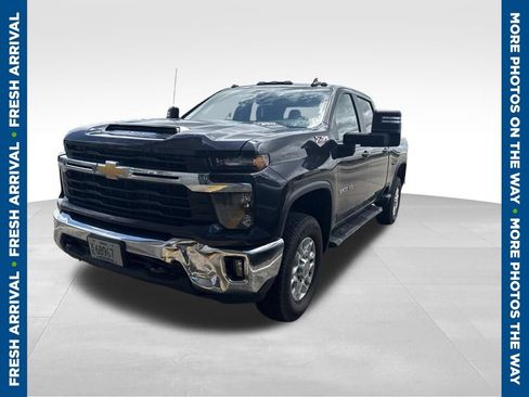 Used 2024 Chevrolet Silverado 2500 LT AWD/4WD image 1