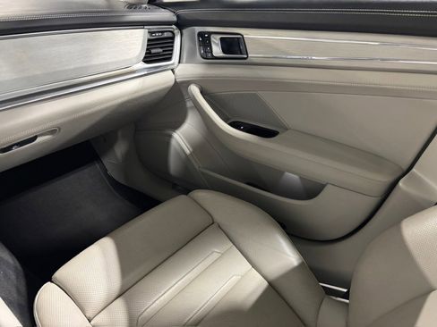 Used 2018 Porsche Panamera 4S AWD/4WD image 17