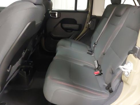 Used 2025 Jeep Wrangler Unlimited Rubicon w/ XTREMEE 35" Tire Package image 37