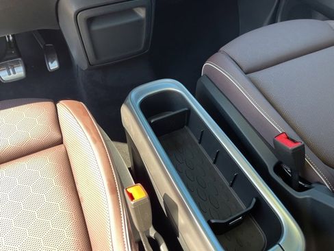 New 2025 Volkswagen ID. Buzz Pro S Plus image 23