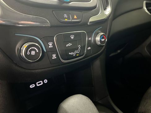 Used 2022 Chevrolet Equinox LT image 15