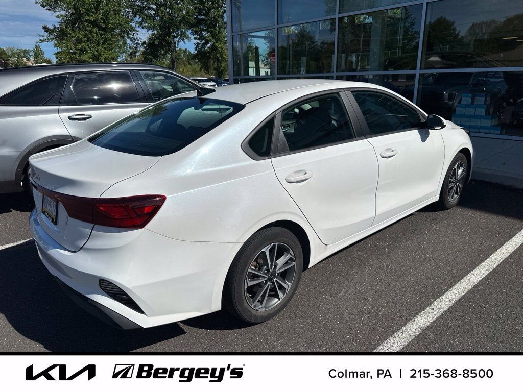 Certified 2023 Kia Forte LXS FWD image 6