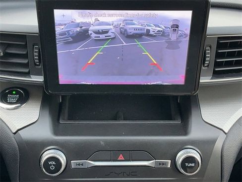 Used 2020 Ford Explorer XLT w/ Equipment Group 202A image 24