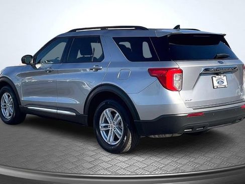Certified 2024 Ford Explorer XLT image 2