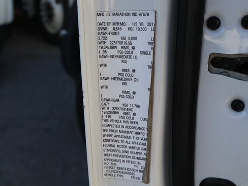 Used 2017 Ford F550 2WD Regular Cab Super Duty image 54