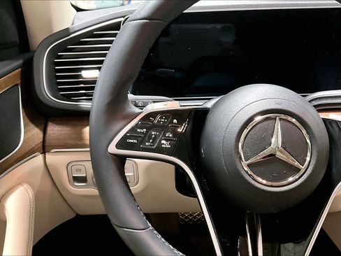 Used 2026 Mercedes-Benz GLE 450e 4MATIC image 24