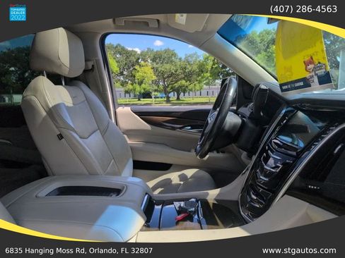 Used 2018 Cadillac Escalade Premium Luxury AWD/4WD image 30