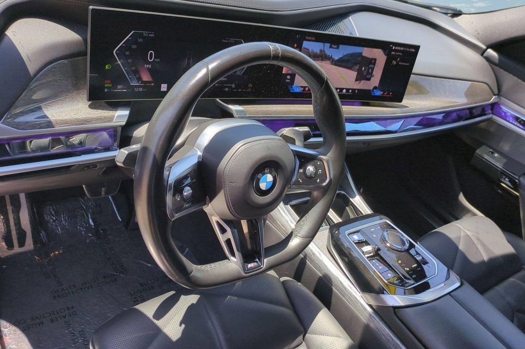 Used 2023 BMW 740i w/ Parking Assistance Package RWD image 9