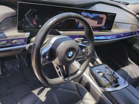Used 2023 BMW 740i w/ Parking Assistance Package RWD image 9