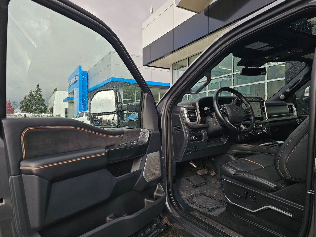 Used 2024 Ford F250 Platinum AWD/4WD image 23