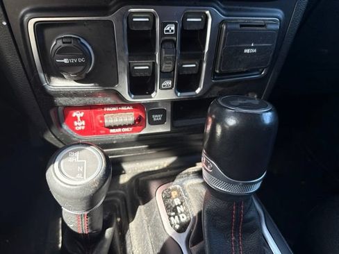 Used 2020 Jeep Wrangler Unlimited Rubicon AWD/4WD image 11