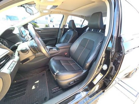 Used 2022 Nissan Altima 2.5 SR w/ Midnight Edition Package FWD image 13