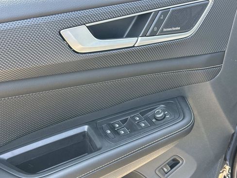 New 2026 Volkswagen Atlas Cross Sport SEL Premium R-Line image 17