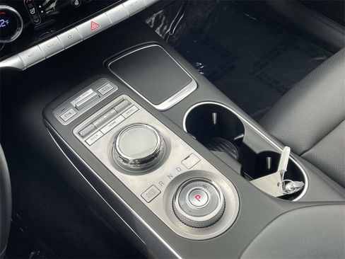 Used 2023 Genesis GV70 2.5T w/ Select Package image 18