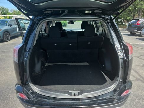 Used 2018 Toyota RAV4 XLE AWD/4WD image 26