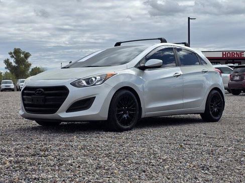 Used 2016 Hyundai Elantra GT image 1