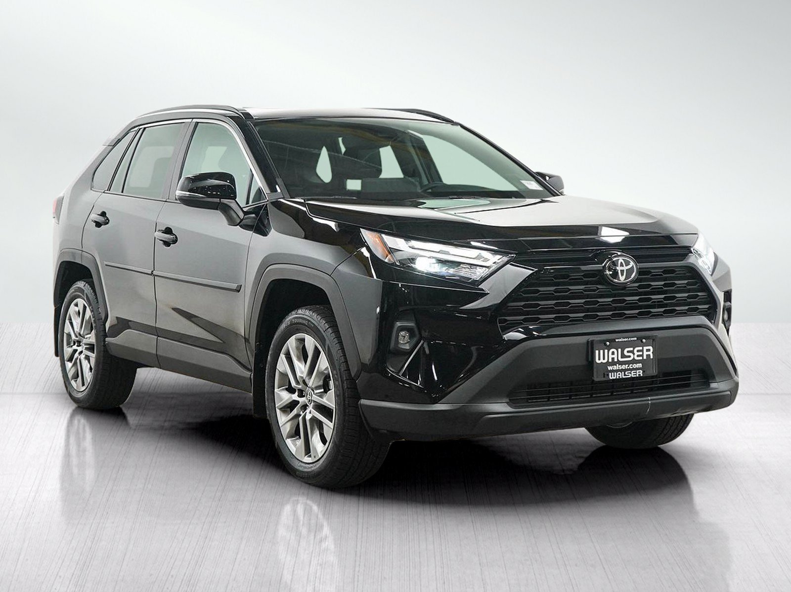 Used 2023 Toyota RAV4 XLE Premium AWD/4WD image 7