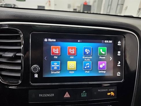 Used 2018 Mitsubishi Outlander SE image 16