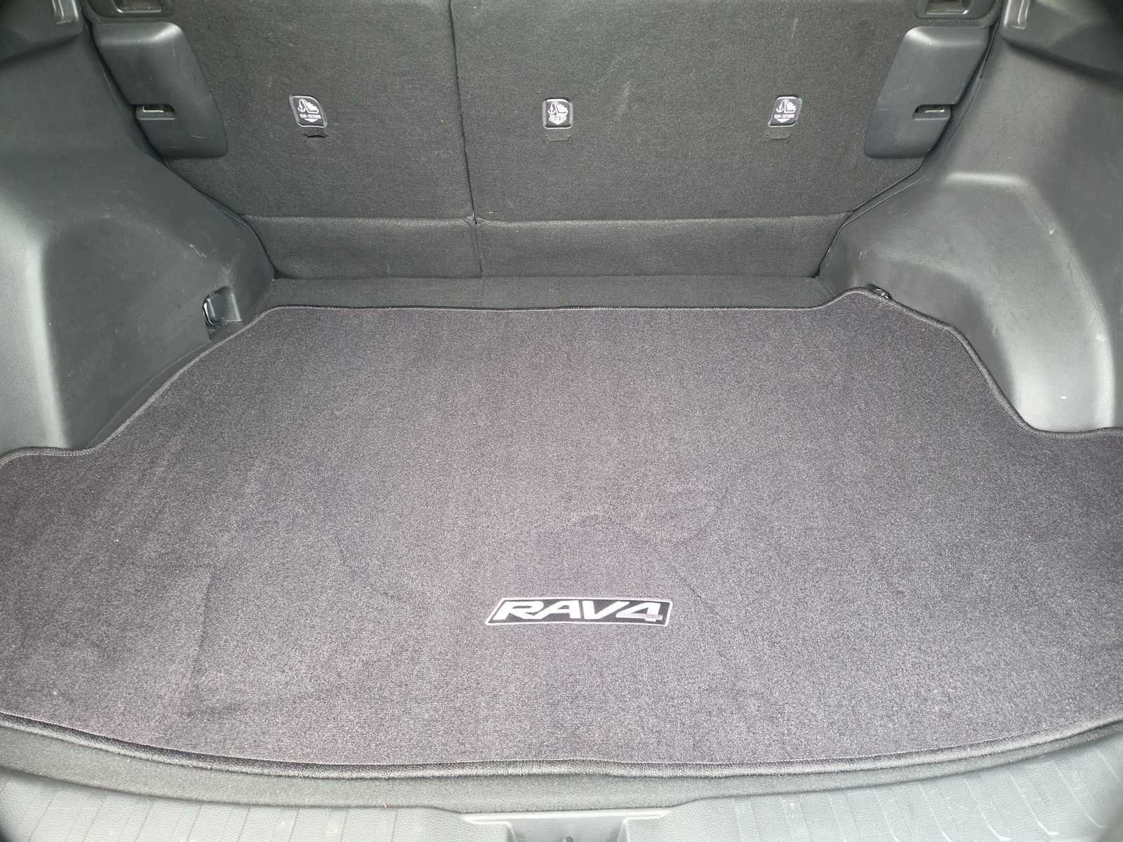 Used 2023 Toyota RAV4 XLE w/ Convenience Package AWD/4WD image 4