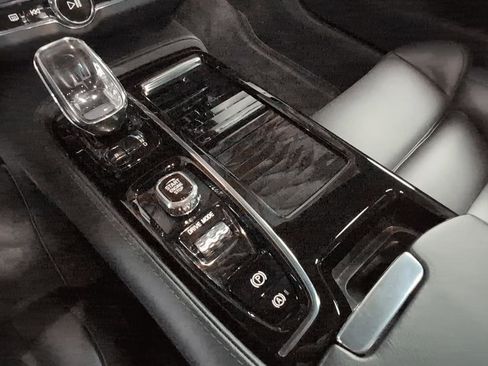 Used 2021 Polestar Polestar 1 image 10