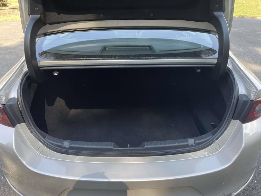 Used 2025 MAZDA MAZDA3 s FWD image 9