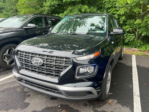 Certified 2024 Hyundai Venue SE FWD image 4