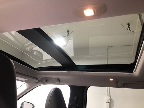 Used 2024 Mitsubishi Outlander Ralliart image 17